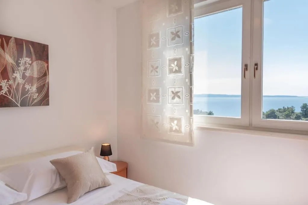 Sea View- Spacious Apartment With Shared Pool Split 0*,  Croatia